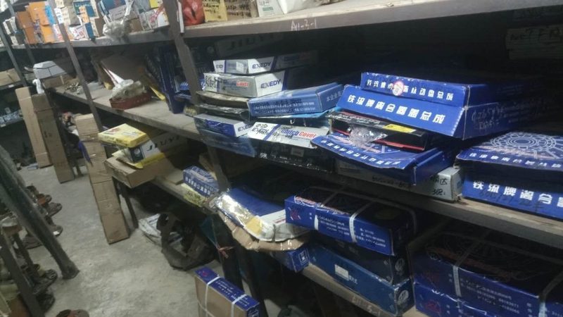 广州白云区汽车配件批发市场：汽配行业的枢纽之地